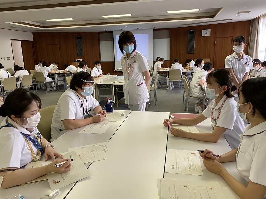 チームの一員としての行動を学ぶ