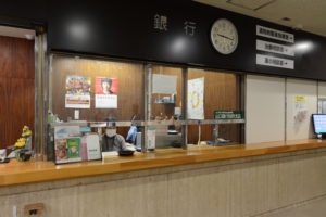 山口銀行窓口の様子