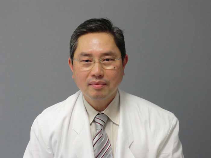 秋本 文一 院長の写真