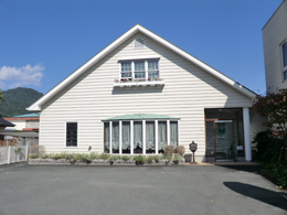 やの内科の外観