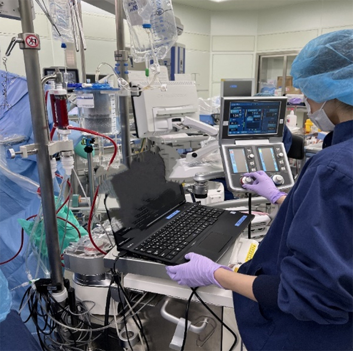 人工心肺業務の様子